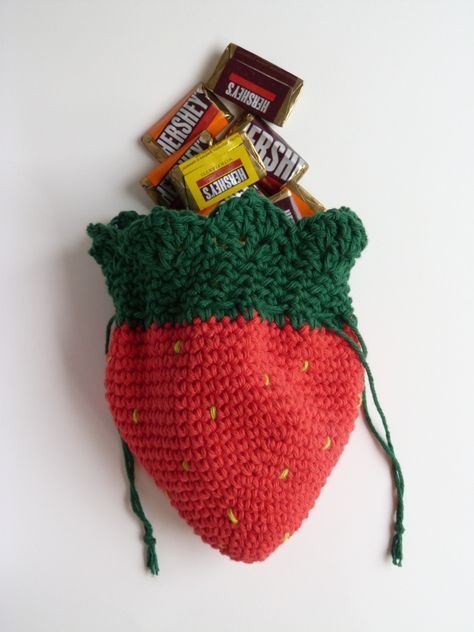 Drawing Bags, Crochet Drawing, Crochet Party, Strawberry Bag, Bag Free Pattern, Crochet Strawberry, Crochet Fruit, Crochet Abbreviations, Crochet Pouch