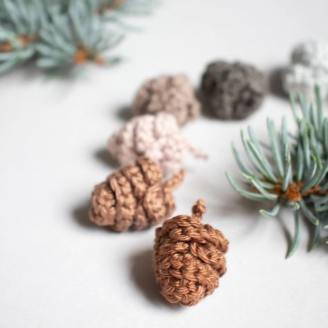 Pinecone Crochet Pattern, Crochet Pine Cones Free Pattern, Pinecone Crochet Pattern Free, Autumn Amigurumi Free Pattern, Crochet Pinecones Free Pattern, Crochet Pinecone, Pinecone Pattern, Crochet Plants, Mini Pine Cones