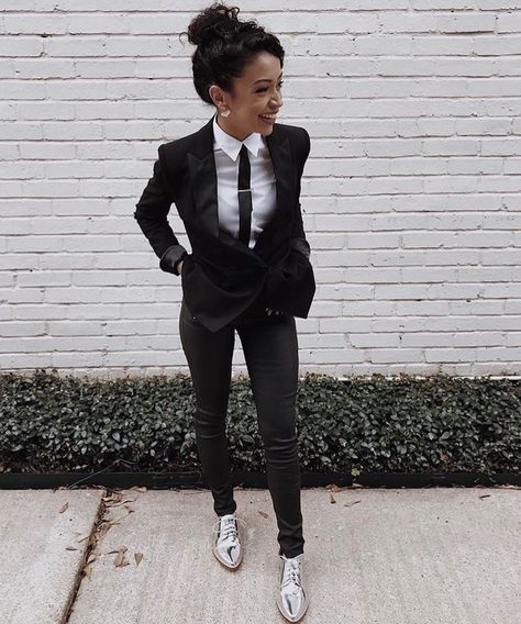 Liza Koshy Tomboy Prom Outfits, Androgynous Prom Outfits, Prom Outfits For Tomboys, Tomboy Prom, Tomboy Formal Outfits, Suit Prom, Neon Prom Dresses, Lesbian Outfits