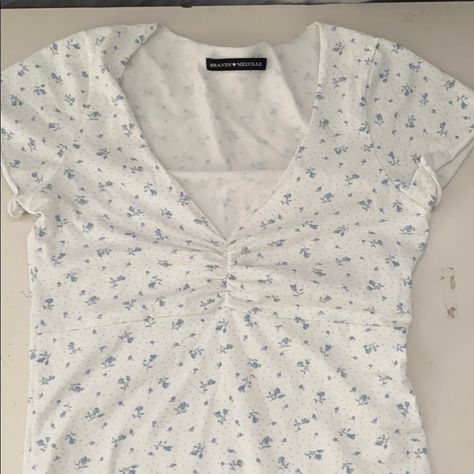 Rare. Perfect Condition. Never Worn. Willing To Trade And Accepting Offers! Brandy Melville Clothes, Pinterest Wardrobe, Rare Clothing, Outfit Pieces, Brandy Melville Top, Shopping Haul, Lacey Tops, White And Blue Flowers, Taylor Swift Cute