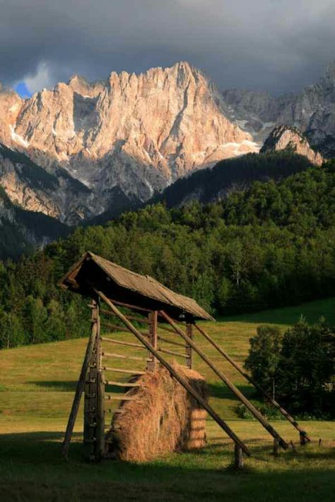 Slovenia hayrack (kozolec) European Lifestyle, Kranjska Gora, Lake Bled Slovenia, Slovenia Travel, Julian Alps, Lake Bled, Voyage Europe, Central Europe, Beautiful Country