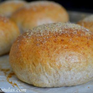 Whole Wheat Hamburger Bun Recipe, Hamburger Buns Homemade, Soft Pretzels Easy, Whole Wheat Hamburger Buns, Whole Wheat Buns, Buns Homemade, Updos Bridal, Burgers Chicken, Easy Homemade Bread