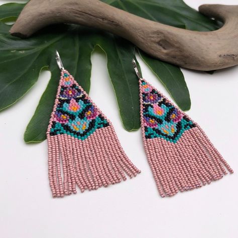 Colorful Flower Beaded Earrings, Summer Bohemian Beaded Flower Earrings, Multicolor Beaded Flower Earrings, Beaded Floral Earrings Native American, Bohemian Flower-shaped Beaded Earrings, Bracelets Diy, Beaded Earrings Native, Beadwork Designs, Beaded Earrings Diy