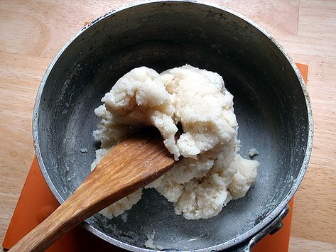 preparing choux pastry dough (http://www.flickr.com/photos/joyosity/) Shoe Pastry, How To Make Pate, Shepherd Pie, Mary Berry Recipe, Pastry Recipe, Pastry Pie, Choux Pastry, Phyllo Dough, British Baking