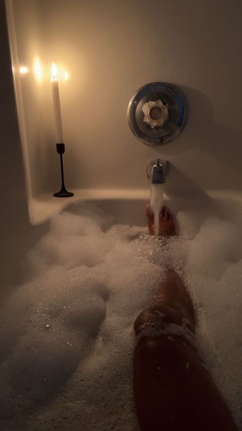 Bubble Bath Aesthetic, Divine Feminine Aesthetic, Bath Pics, Bathtub Aesthetic, Bath Pictures, Aesthetic Bath, Ball Makeup, Bath Aesthetic, Body Image Art