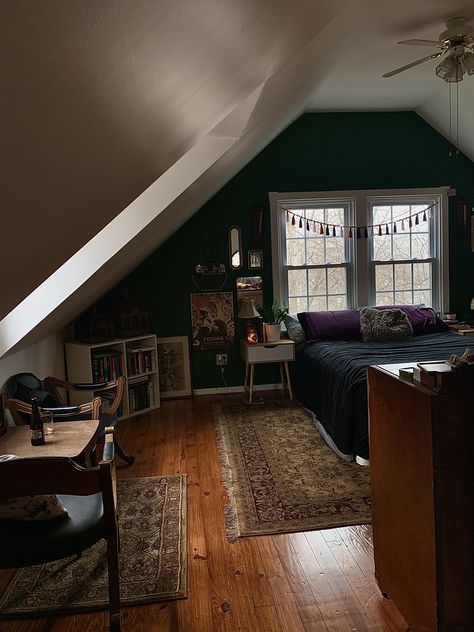 Attic Ideas Aesthetic, Cozy Attic Bedroom Aesthetic, Attic Bedroom Inspirations, Attic Rooms Aesthetic, Attic Bedroom Aesthetic, Attic Room Aesthetic, Aesthetic Attic Bedroom, Attic Aesthetic, Attic Bedroom Ideas Aesthetic