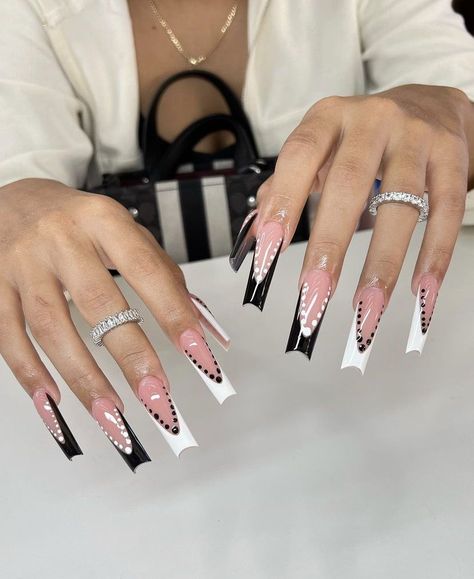 French Tip Tapered Square Nails, French Tip Tapered Square, Tapered Square Nail Designs, Grow Long Nails, Pink And Glitter, Black French Tip, Tapered Square Nails, Retro Nails, Black Acrylic Nails