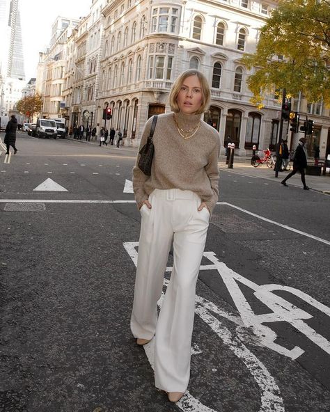 London Autumn Outfit, White Pants Outfit Winter, European Fashion Fall, European Style Outfits, Jessie Bush, Outfits Frio, White Pants Outfit, Pants Outfit Fall, Winter Pants Outfit