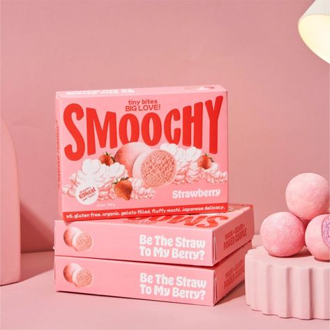 Smoochy: Tiny bites, BIG LOVE! – Packaging Of The World Japanese Packaging Design Inspiration, Candy Design Packaging, Candy Graphic Design, Logo Graphiste, Bold Website, Tiny Bites, Sweet Packaging, Snacks Packaging, Labels Design