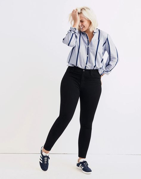 97d0145823aeb8ed80617be62e08bdccdesc42067839ri Madewell Outfits, Worship Team, Lesbian Fashion, Simple Clothing, Flattering Jeans, Trending Boots, Androgynous Fashion, School Looks, Denim Trends