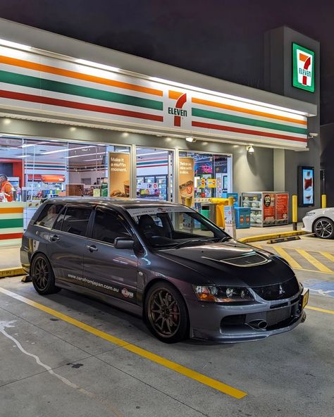 Mitsubishi Wagon, Evo 9, Wagon Cars, Sports Wagon, Lancer Evo, Best Jdm Cars, Mitsubishi Evo, Dream Garage, Mitsubishi Lancer