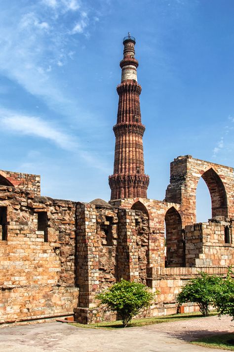 Qutub Minar Video, Qutab Minar Photography, Qutab Minar, Things To Do In Delhi, Qutub Minar, Historical Monuments Of India, India Tour, Sky Photos, Night Sky Photos