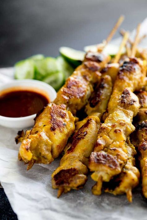 Malaysian Chicken, Chicken Satay Recipe, Satay Recipe, Cook Out, Malaysian Cuisine, Kids Swim, Chicken Satay, Malaysian Food, Chicken Skewers