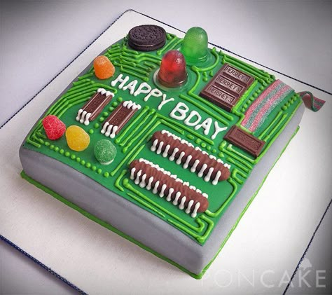 poncake circuit board cake | Circuit Cake - Torta de Circuito Engineering Party, Kid Cake Ideas, Computer Cake, Kids Bday Party Ideas, Robot Party, Computer Nerd, Science Party, Birthday Captions, An Engineer