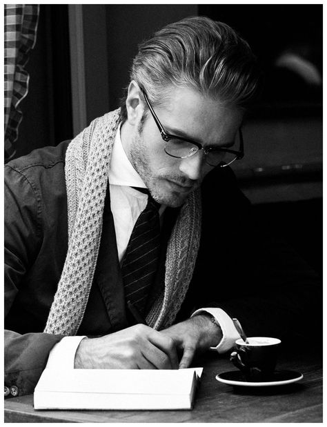 Sophisticated ... I especially love the scarf 남자 몸, Mens Fashion Smart, The Perfect Guy, Sharp Dressed Man, Hair Photo, 영감을 주는 캐릭터, Gentleman Style, Poses For Men, Perfect Man