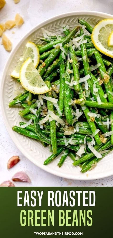 Ready for a quick, easy, and delicious vegetable side dish? Enter Roasted Green Beans! Roasting helps to keep the delicious green bean crunch, and garlic and lemon add bright, zesty flavor to this side dish! Green Beans Easy, Green Beans With Garlic, Thanksgiving Recipes Side Dishes Easy, Easy Thanksgiving Dinner, Delicious Green Beans, Easter Green, Hp Sauce, Thanksgiving Side Dishes Easy, Roasted Green Beans