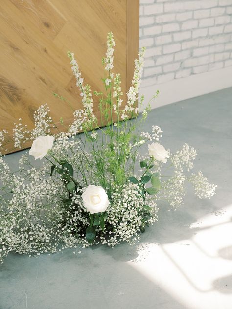 Wedding Flower Pots Decor, Baby's Breath And Eucalyptus, Babies Breath Wedding Aisle, Babies Breath Arrangements, Gypsophila Wedding Arch, Baby Breath Arrangement, Babies Breath Wedding Arch, Baby's Breath Arrangement, Alter Flower Arrangements Wedding