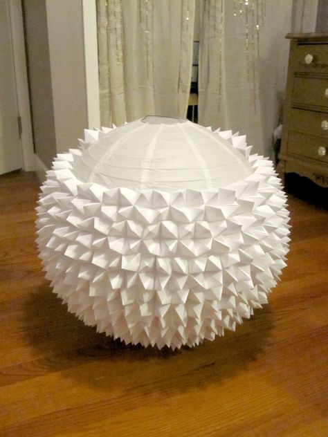 Paper Lamps Design Ideas Paper Lantern Chandelier, Diy Chandeliers, Ceramic Lighting, Diy Luminaire, Origami Lamp, Diy Lampe, Lantern Ideas, Lantern Chandelier, Paper Lampshade