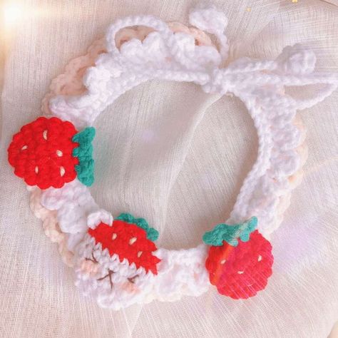 Fish Pet Collar Crochet Pattern - Eryhana Crochet Family Pet Collar Crochet Pattern, Pet Collar Crochet, Hairpin Crochet Pattern, Collar Crochet Pattern, Crochet Family, Eye Accessories, Crochet Collar Pattern, Stitch Head, Pink Strawberry