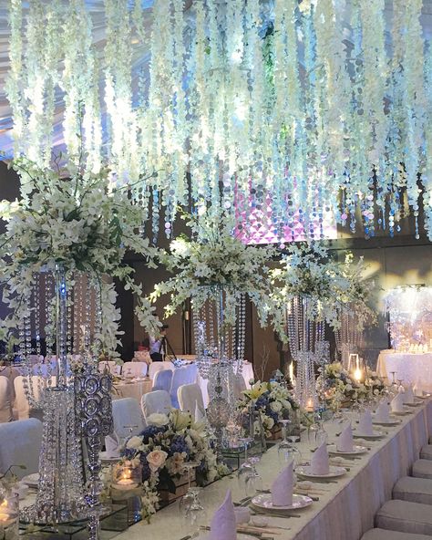 Crystal Quinceanera Theme, Crystal Themed Wedding, Quinceanera Venue, Crystal Wedding Theme, Cocktail Decor, Quince Decor, Fairytale Birthday, Purple Wedding Decorations, Quinceañera Ideas