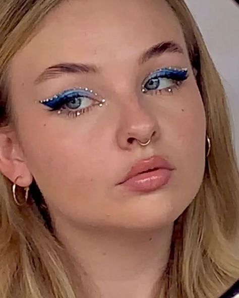 Blue Eye Makeup With Gems, Light Blue Euphoria Makeup, Light Blue Smokey Eye, Face Gem Makeup Looks, Midnight Eras Tour Makeup, Midnights Makeup Ideas Taylor Swift, Smokey Eye With Gems, Gemstone Eye Makeup, Blue Festival Makeup