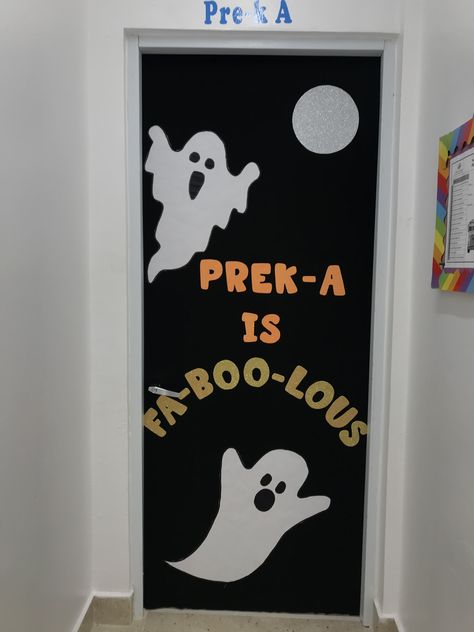 Speech Halloween Door Decorations, Ghost Halloween Door Decorations For School, October Classroom Window Ideas, Door Decorating Halloween Contest, Prek Halloween Door Decoration, Pre K Halloween Door Ideas, Ghost Door Decorations Classroom, Halloween Door Preschool, Halloween Preschool Bulletin Boards