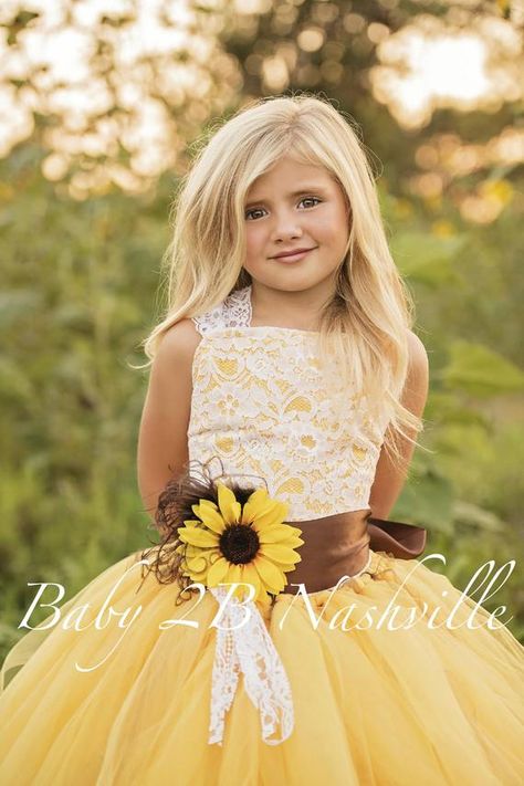 Flower Girl Dress Yellow Sunflower Dress Yellow Dress Lace | Etsy Yellow Flower Girl Dresses, Tutu En Tulle, Toddler Birthday Dress, Sunflower Themed Wedding, Toddler Tutu, Sunflower Dress, Boda Mexicana, Dress Tulle, Tulle Tutu