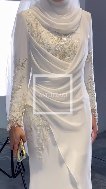 Baju Kurung Nikah Lace, White Lace Gown Styles For Women, Modern Baju Kurung Design, Wedding Baju Kurung, Dressing Table Ideas, Dress To Impress Outfits, Baju Kahwin, Nikah Outfit, Black Women Dress