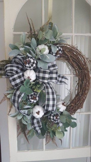 Black checks Autumn Wreaths For Front Door, Fall Farmhouse, White Wreath, Fall Deco, Diy Fall Wreath, Wreath Farmhouse, Farmhouse Fall Decor, Pumpkin Wreath, Farmhouse Fall