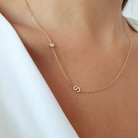 Custom Gold Necklace, Jewelry Letter, Diamond Circle Necklace, Customized Necklace, Jewelry Minimal, Floating Diamond Necklace, Personalized Gold Necklace, Tiny Necklace, Necklace With Diamond