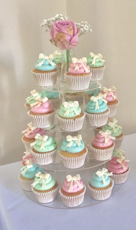 Baby shower cupcakes mint green and pink by me sharon Maria dumbleton Mint Green Baby Shower Ideas, Baby Shower Cupcakes Girl, Baby Shower Food Lunch, Baby Shower Cupcake Ideas, Baby Shower Desserts Girl, Mint Baby Shower, Mint Green And Pink, Baby Shower Cakes Girl, Green Baby Shower