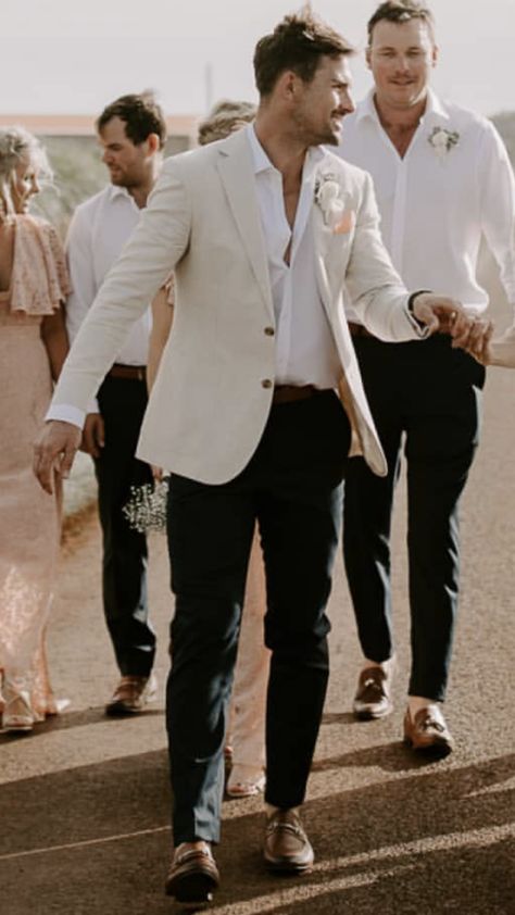 Wedding Suits Groom Linen, Men’s Trendy Wedding Attire, Civil Wedding Men Outfit Groom Attire, Country Chic Groomsmen Attire, Men’s Elopement Suit, Abroad Groom Outfit, Wedding Suits Abroad, Groomsmen Looks Casual, Grooms Summer Suit