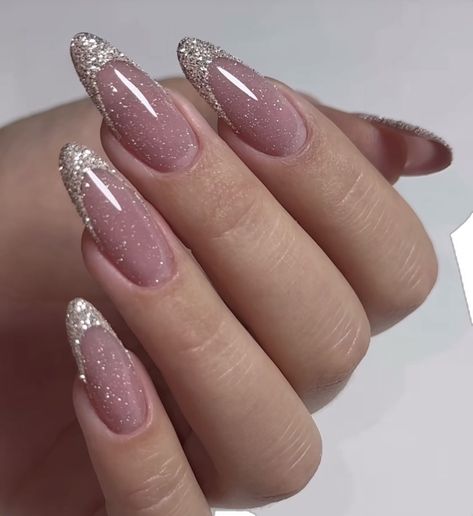 Classy Almond Nails Ideas, Gold Glitter Tips, Almond Nails Ideas, Classy Almond Nails, Paw Nails, Glitter Tips, Pink Glitter Nails, Nude Nail Designs, Glamour Nails