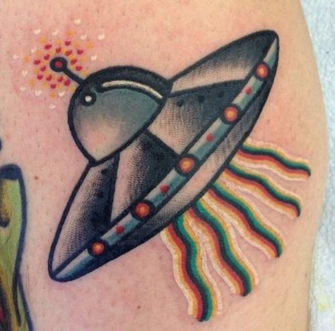 Spaceship Tattoo, Tattoo Character, Tim Burton Tattoo, Traditional Tattoo Designs, Food Tattoos, Alien Tattoo, Alien Spaceship, Space Tattoo, Tattoo Portfolio