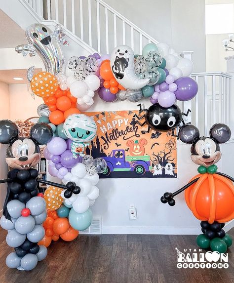 Another Halloween party we decorated this past season. We love Disney Halloween! Love Disney, Balloon Arches, Balloon Sculptures, Balloon Columns, Balloon Decor, Balloon Bouquet, Disney Halloween, Balloon Arch, Balloon Garland