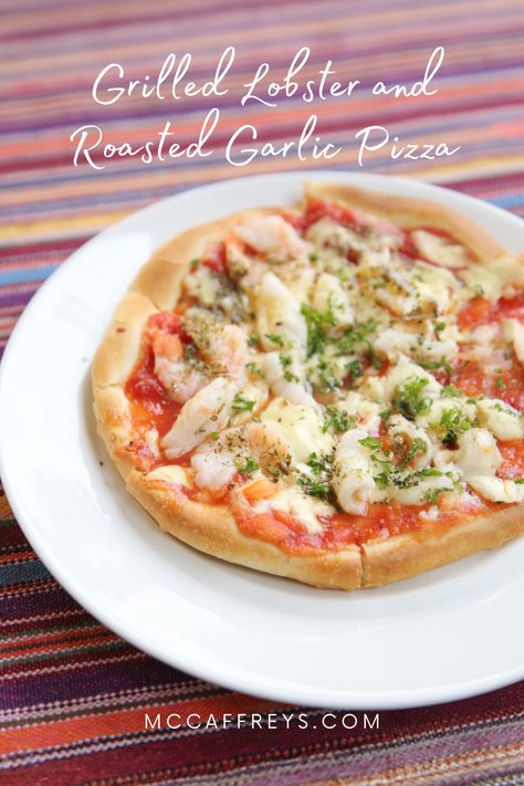 Lobster Pizza Recipe, Roasted Garlic Pizza, Lobster Pizza, Garlic Pizza, Pizza Games, Grilled Lobster, Gourmet Pizza, Lobster Recipes, Pizza Recipe