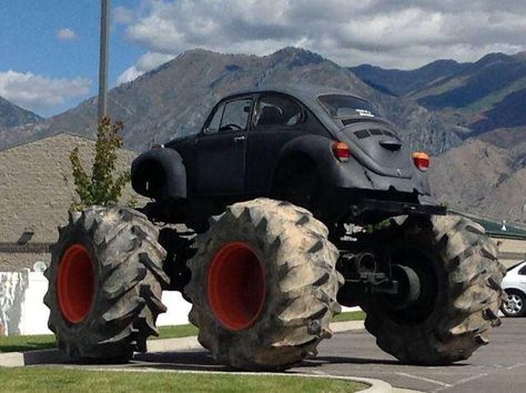 Lifted Bug Vw Caddy Mk1, Vw Baja, Monster Car, Mud Trucks, Volkswagen Bug, Vw Vintage, Model Ideas, Lifted Cars, Weird Cars