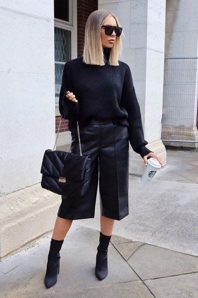 Trend: Bermuda shorts | HOWTOWEAR Fashion Alexx Coll, Winter Shorts Outfits, Bermuda Shorts Outfit, Leather Shorts Outfit, 100k Followers, Black Leather Shorts, What The Hell, All Black Outfit, Fashion Illustrations