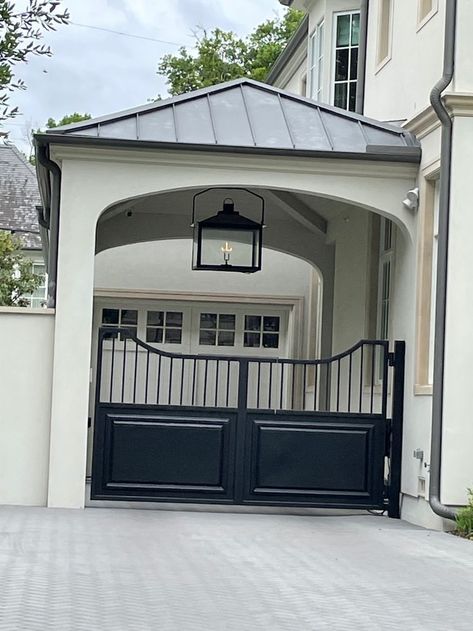 Gated Carport Ideas, Traditional Carport Designs, Port Cochere Driveway, Carport With Gate, Gated Carport, Carport Gate Ideas, Front Porch Gate Ideas, Gated Front Porch, Porte Cochere Driveway