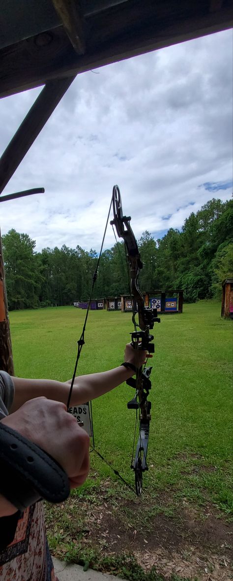 Archery Bows, compound bow Compound Archery Aesthetic, Archery Aesthetic Modern, Compound Archery, Archery Practice, Olympic Archery, Archery Aesthetic, Compound Bows, Skating Competition, Star Book