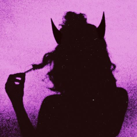 Tiefling Female Aesthetic, Teifling Female Pink, Unseelie Court Aesthetic, Purple Tiefling Aesthetic, Tiefling Purple, Imp Aesthetic, Pink Tiefling Aesthetic, Tiefling Female Rogue, Pink Demon Aesthetic