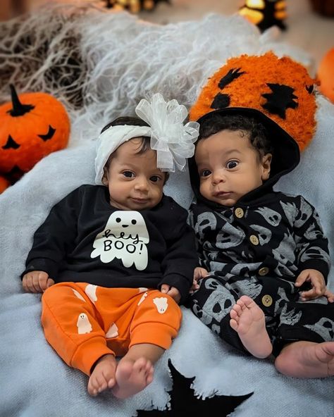 Thank you: @tinycapz 🍒




.



.



.
#baby #love #babygirl #halloween #babyboy #kids #cute #newborn #family #italian #twins #boygirltwins #babies #mixedbabies #instagood #twinsofinstagram #babylove #happy #instagram #africanamerican #momlife #twinmom #beautiful #spooky #girl #cutebaby #babiesofinstagram Black Family Halloween Costumes, Black Twin Babies, Boy Girl Twins, Cute Newborn, Baby Twins, Twin Mom, Mixed Babies, Newborn Family, Family Halloween Costumes