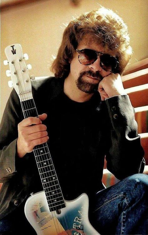 Handsome Jeff Lynne Peoples Faces, Jeff Lynne Elo, Traveling Wilburys, Electric Light Orchestra, Stevie Ray Vaughn, Travelling Wilburys, Jeff Lynne, Classic Rock And Roll, Amazing Music