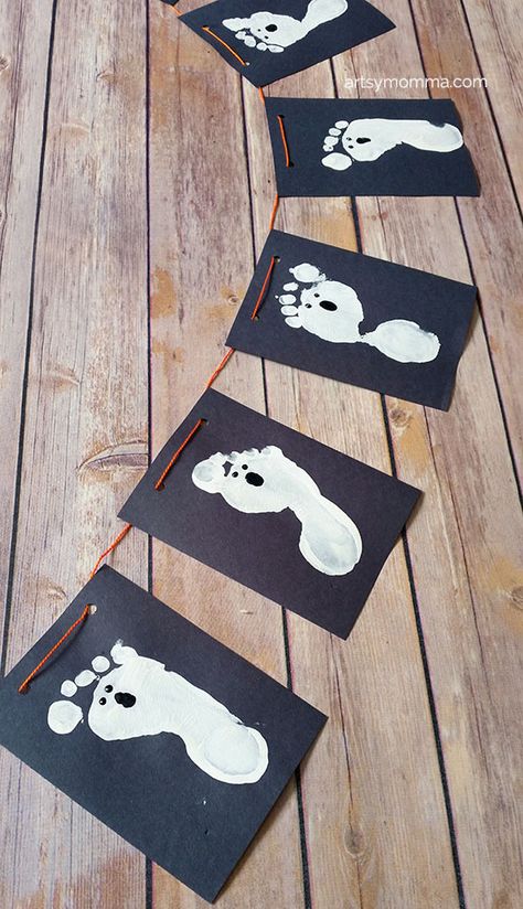 Halloweenpyssel Barn, Ghost Banner, Läskig Halloween, Halloween Classroom Decorations, Bricolage Halloween, Halloween Infantil, Halloween Crafts Preschool, Halloween Fest, Halloween Ghost Decorations