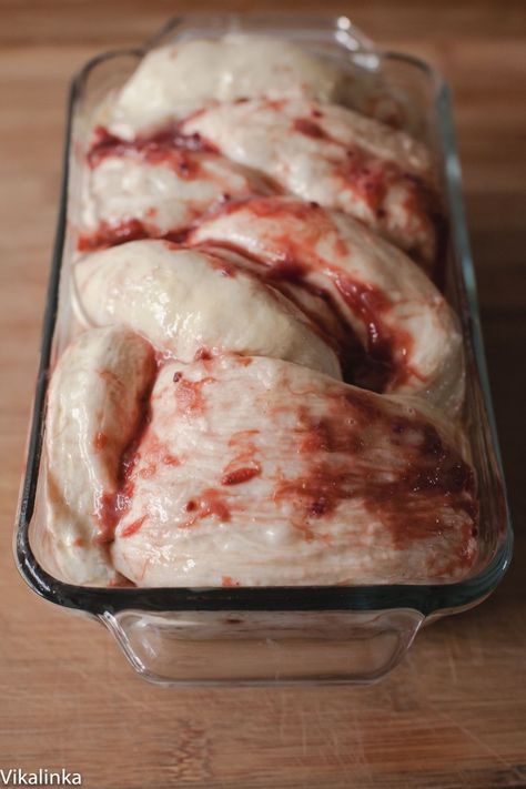 Rhubarb and Red Currant Jam swirled bread Red Currant Recipe, Currant Bread, Red Currant Jam, Currant Recipes, Currant Jam, Swirl Bread Recipe, Bread Maker Recipes, Swirled Bread, Red Currant