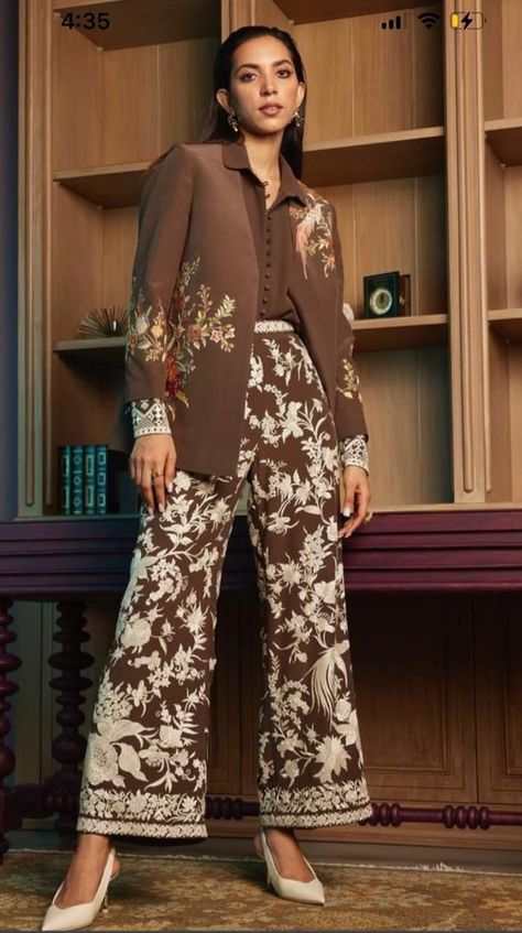 Co Ord Set Designs, Indo Western Wedding Outfits, Printed Cord Set, Long Kurti Patterns, Gara Embroidery, Co Ords Outfits, Lehenga Saree Design, Coord Sets, Cord Set