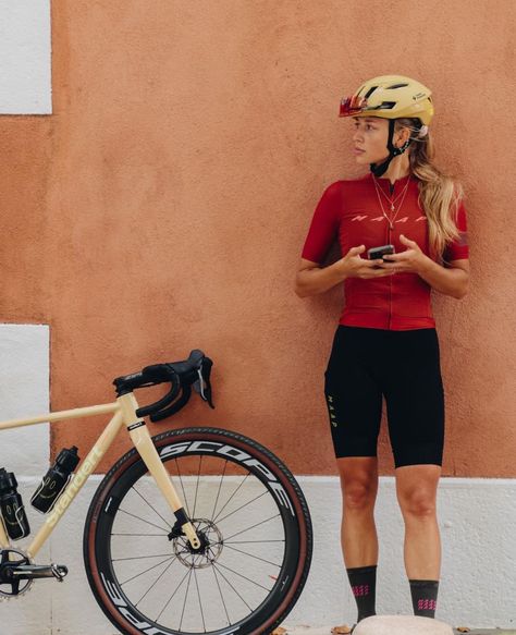 Cycling Outfits Women Casual, Cycling Outfits Women, Cyclist Outfit, Cycling Clothing And Equipment, Triathlon Women, Sprint Triathlon, Cycling Inspiration, Bike Outfits, Cycling Girl