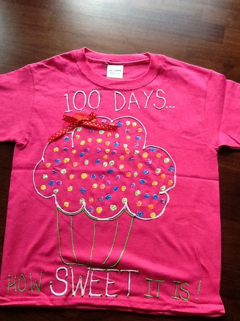 100 Days Of School Shirt Sprinkles, 100 Days Of School Shirt Cupcake, 100th Day Tshirt Ideas, 100 Days Of School Project Kindergartens, 100 Day Shirt Ideas, 100days Of School Shirt, 100 Días De Clases, School Traditions, 100th Day Of School Crafts