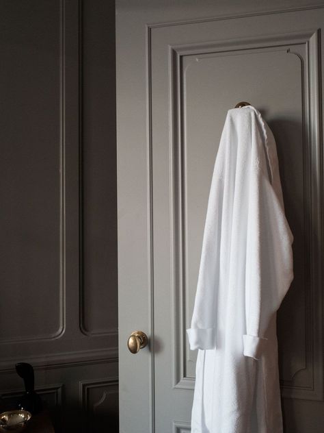 Ett Hem Hotel, Stockholm Modern Victorian Aesthetic, Parisian Bathroom, Sweden Style, Hotel Stockholm, Ilse Crawford, Sweden Fashion, Ett Hem, Minimalism Style, Victorian Aesthetic