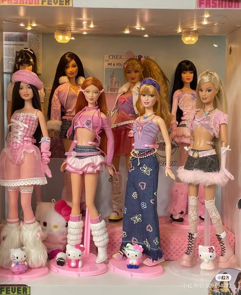 Coquette Stuff, Kida Disney, Moda Aesthetic, Barbie Wardrobe, Bratz Inspired Outfits, Barbie Mode, Glamour Dolls, Barbie Dress Fashion, Barbie Fashionista